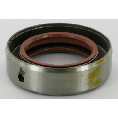 Uszczelniacz oleju 881021M93KR | Exvi